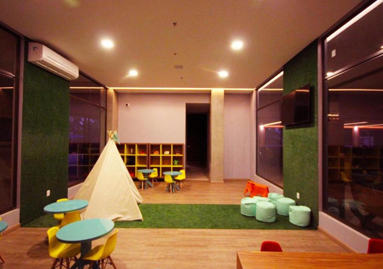 Hot Beach Resort Olímpia Exteriör bild Children's room